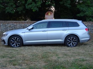 /photos/10736/6e139cfc-c965-eb2c-ea44-8fa9fac7104b_i320x240.jpg